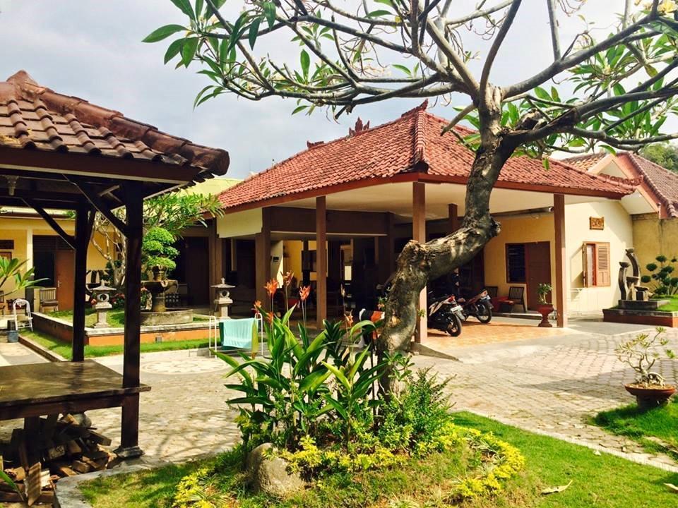 Hotel Sentral Buleleng  Exterior photo