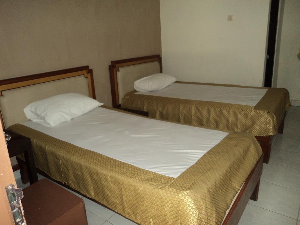 Hotel Sentral Buleleng  Room photo