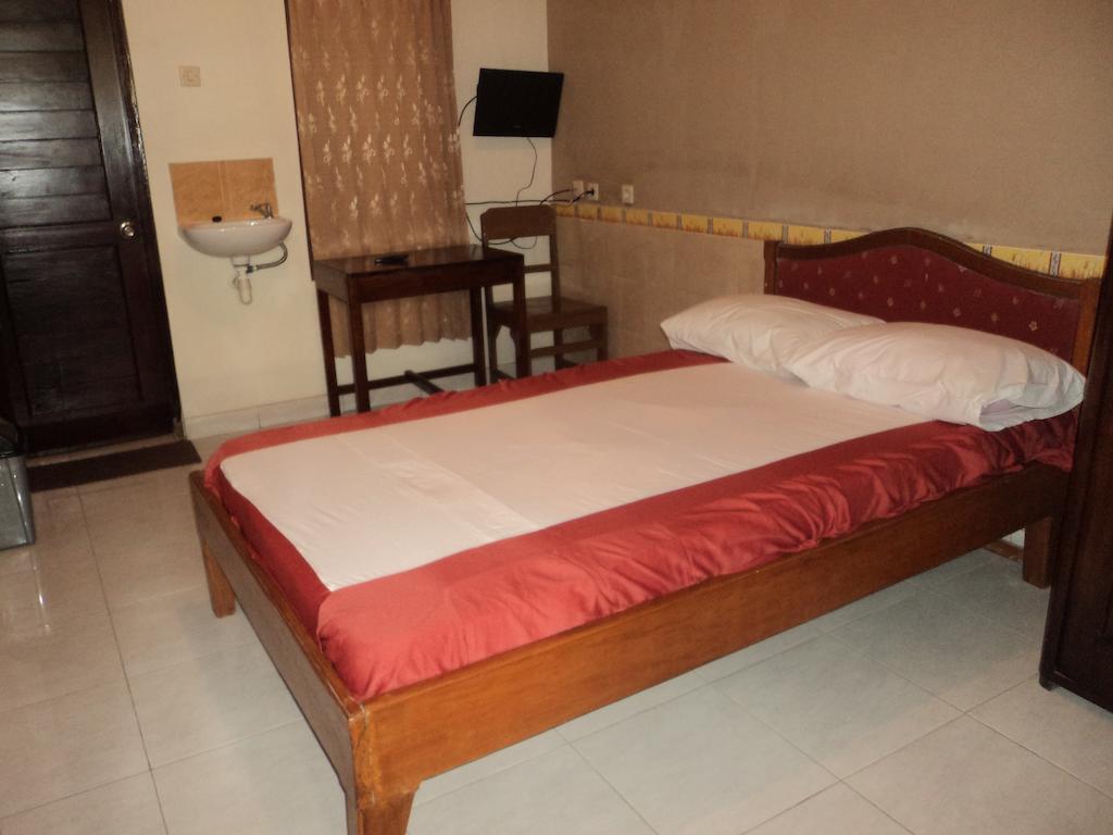 Hotel Sentral Buleleng  Exterior photo